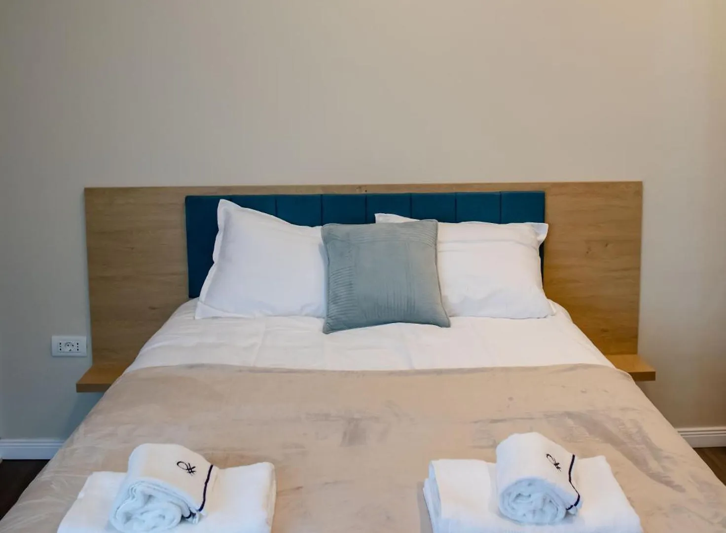 Little Bucharest Downtown Apartments Romana
